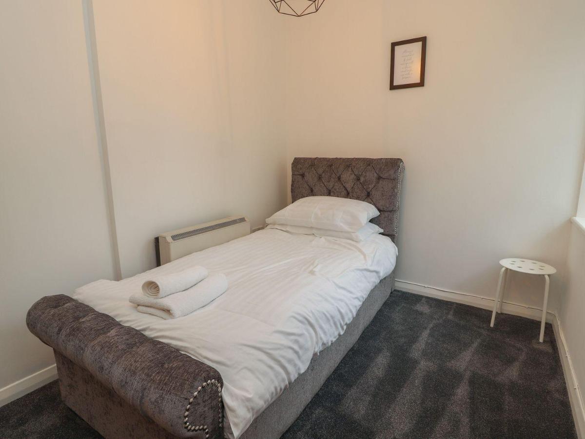 Memorial Building Apartman Ruthin Kültér fotó