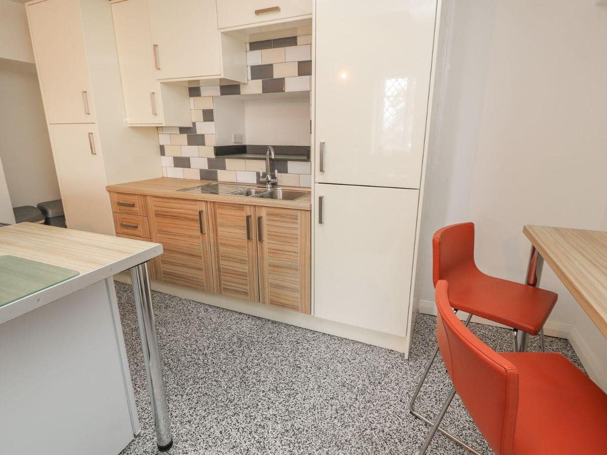 Memorial Building Apartman Ruthin Kültér fotó