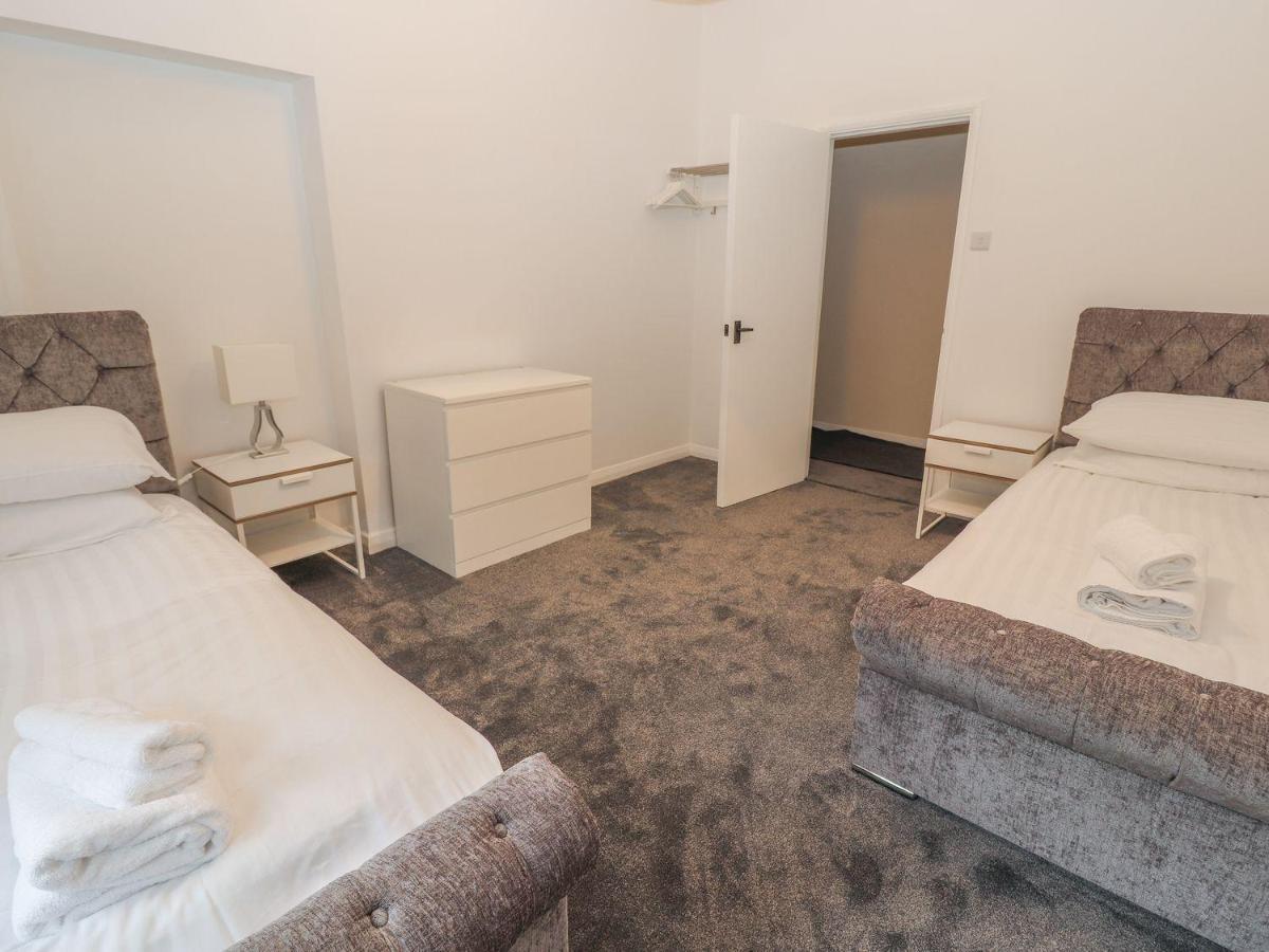 Memorial Building Apartman Ruthin Kültér fotó
