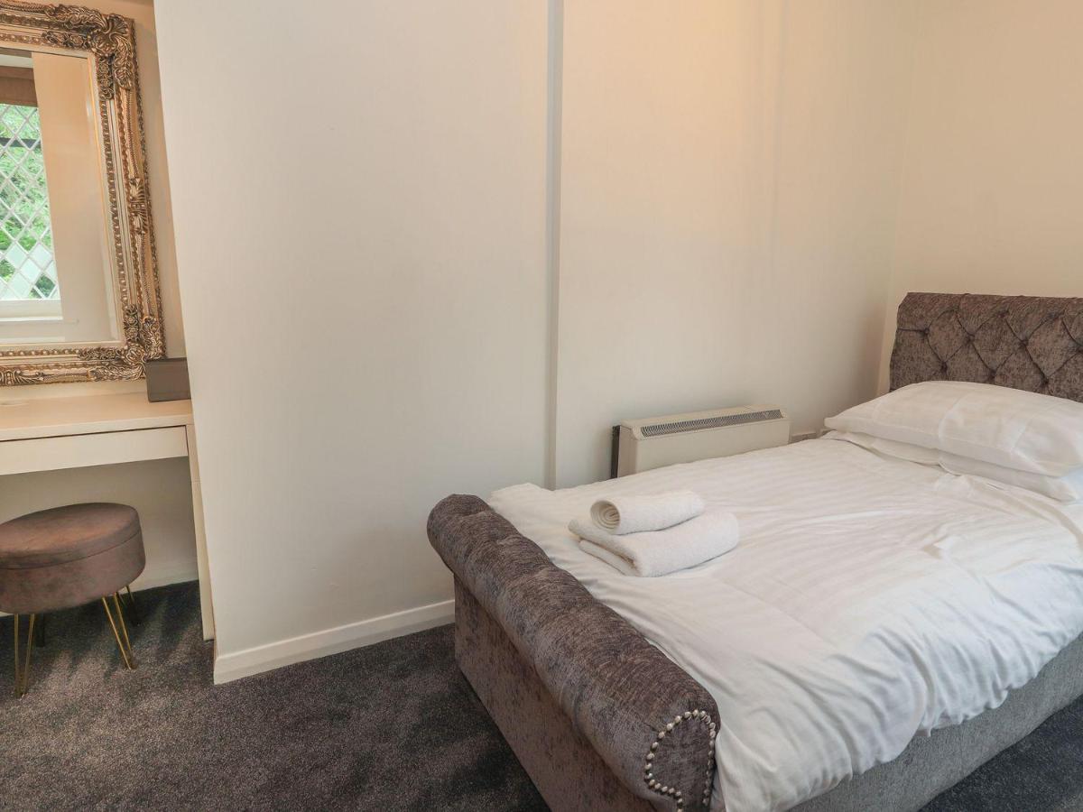 Memorial Building Apartman Ruthin Kültér fotó