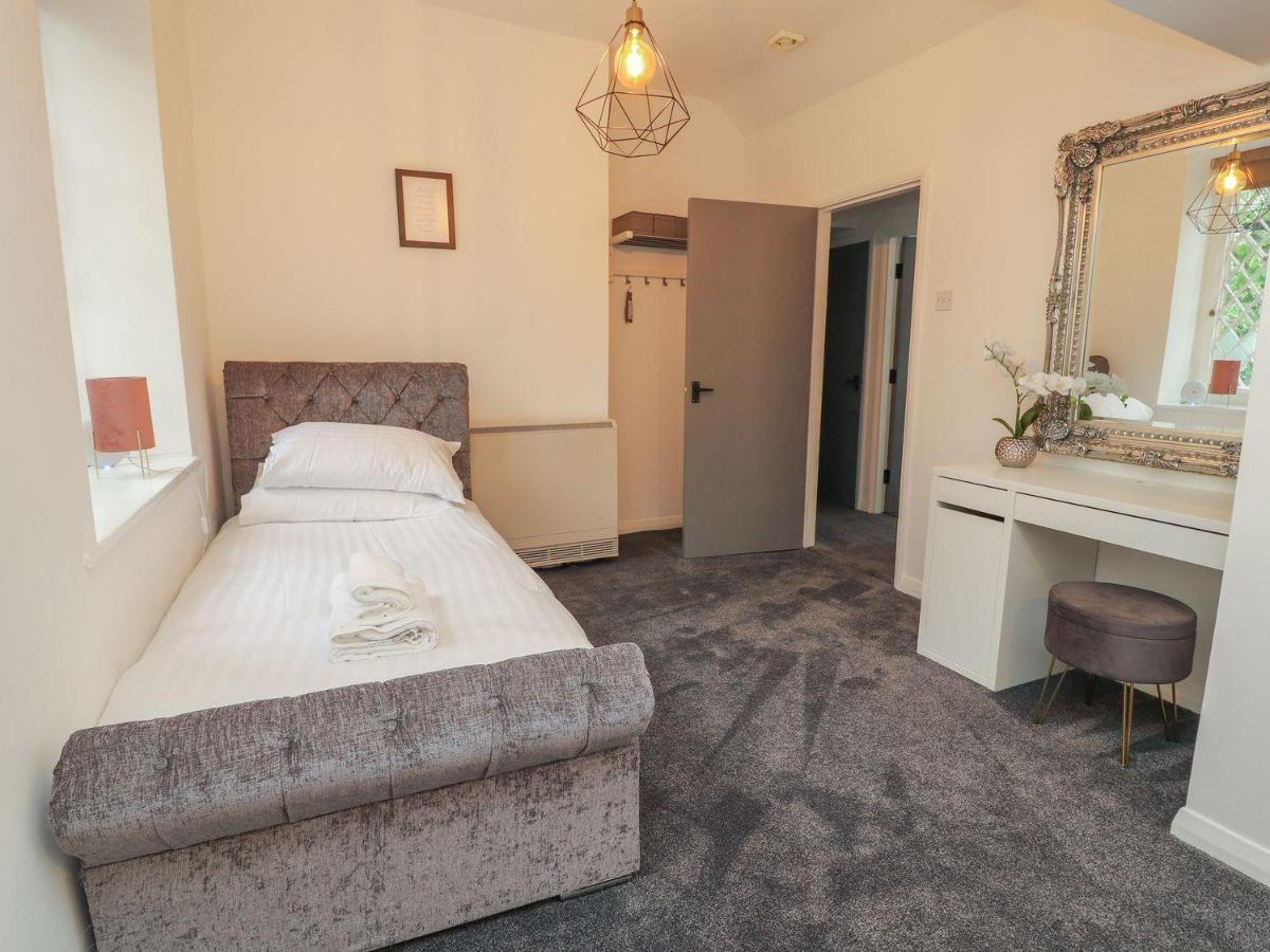 Memorial Building Apartman Ruthin Kültér fotó