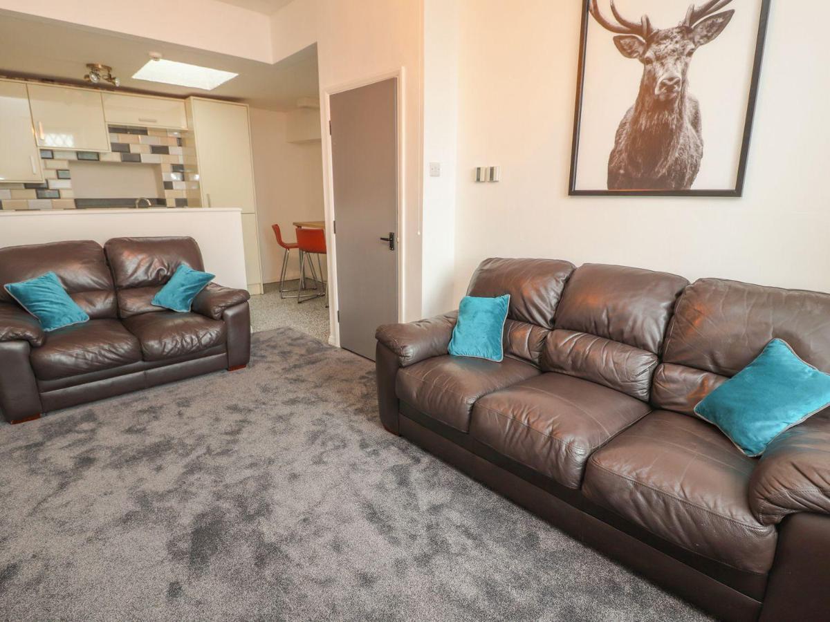 Memorial Building Apartman Ruthin Kültér fotó