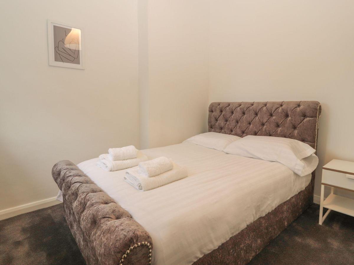 Memorial Building Apartman Ruthin Kültér fotó