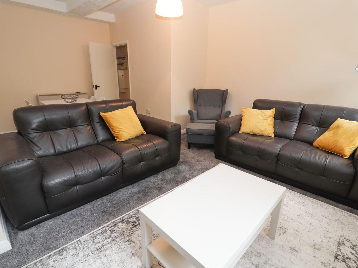 Memorial Building Apartman Ruthin Kültér fotó